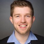 positive Rezension vom Schulleiter der Medius Heilpraktikerschule über das How to Heilpraktiker Lernmaterial